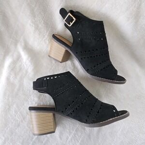 Women's Sandals Sz 8.5M Reese Black Casual Perforated Ankle Heels Open Toe Shoe